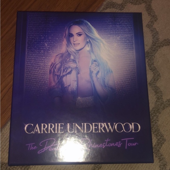Carrie Underwood CUSTOM the denim and Rhinestone tour box. New - Picture 2 of 7
